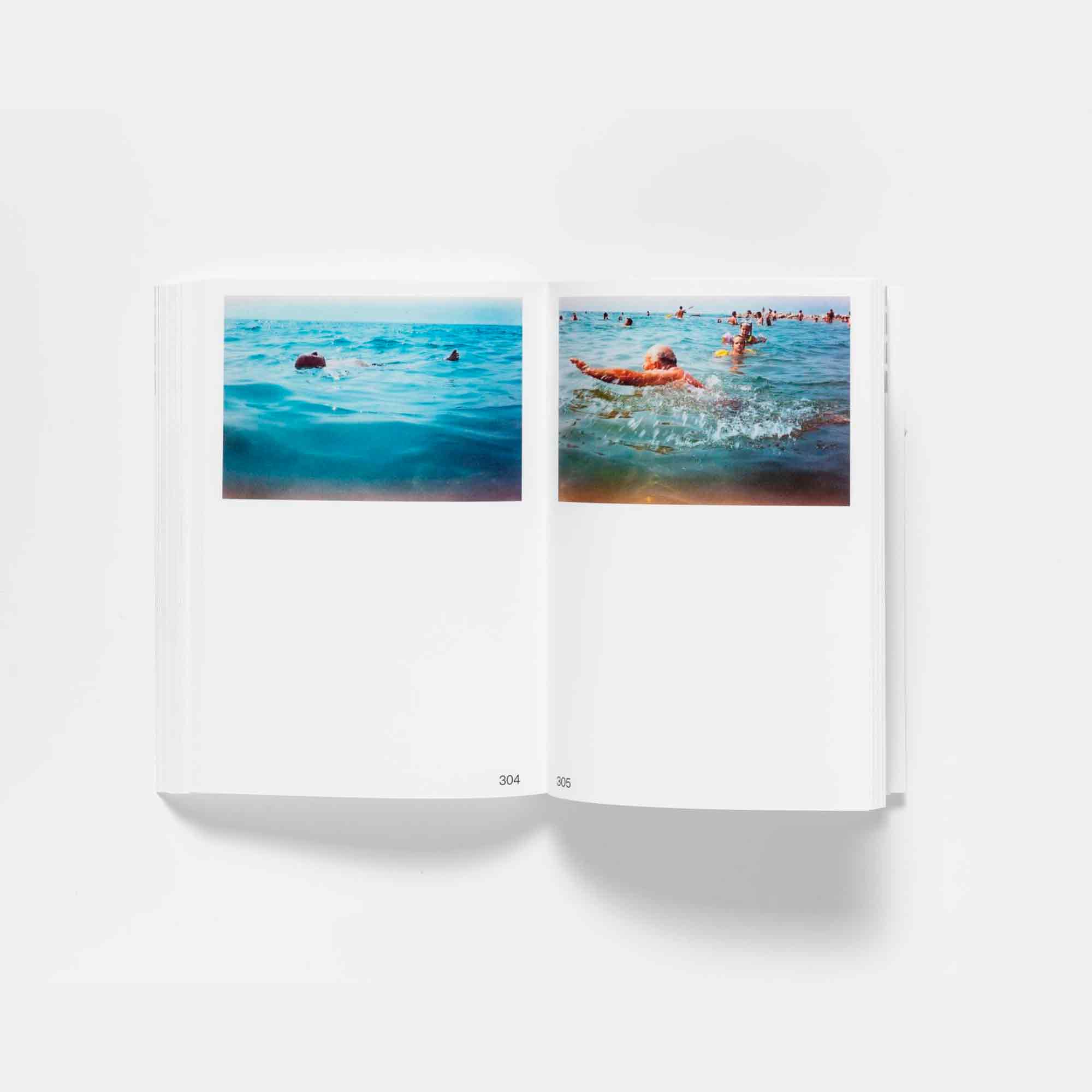 Flattened in time and space di Angelo Vignali pubblicato da witty books