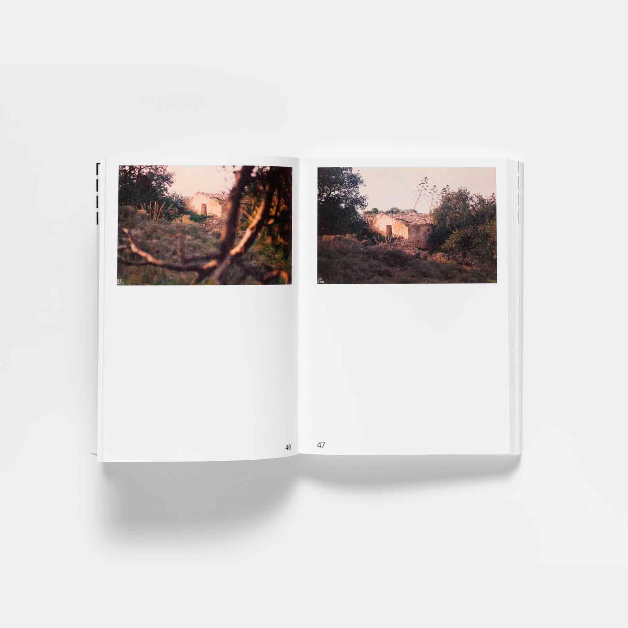 Flattened in time and space di Angelo Vignali pubblicato da witty books