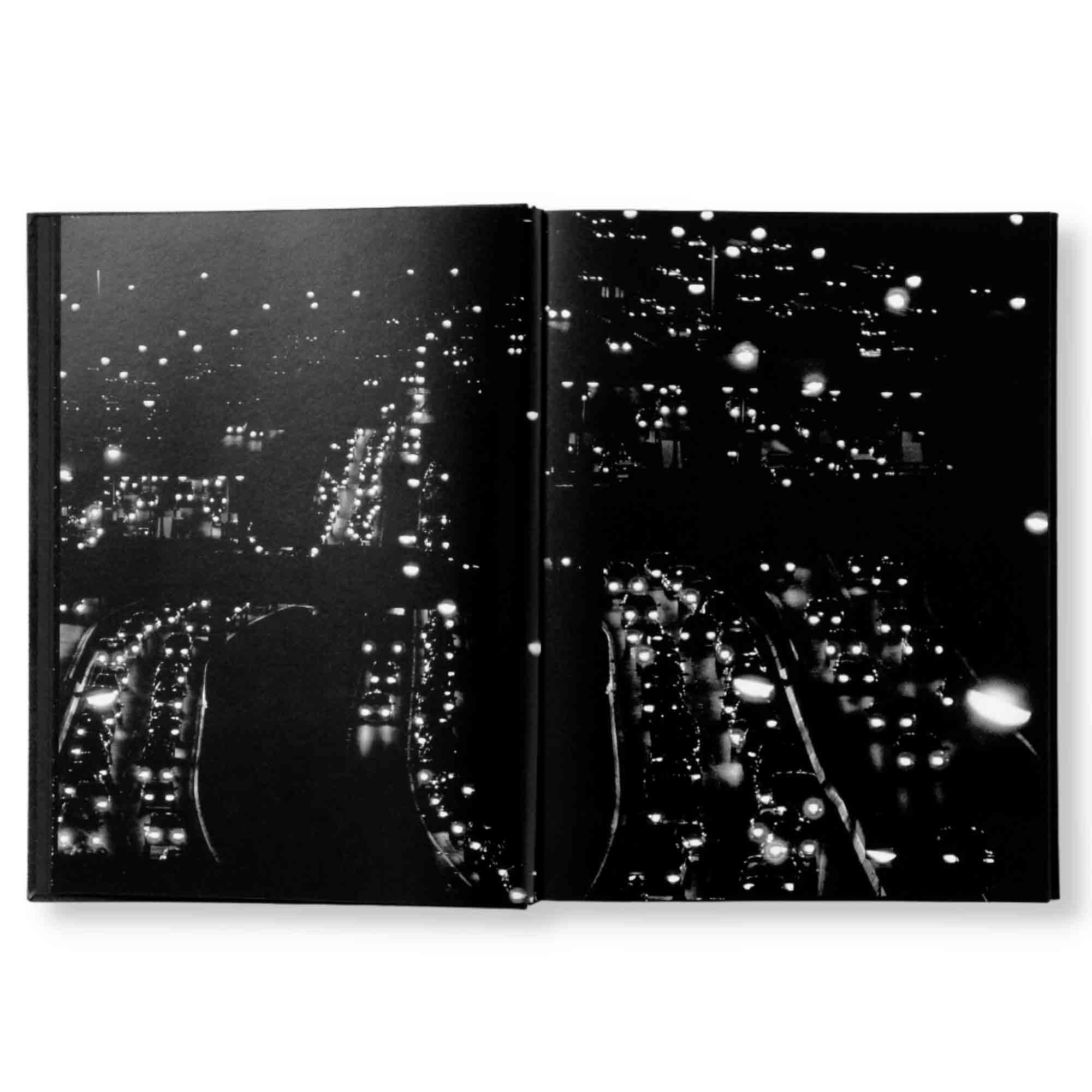 Monument di Trent Parke pubblicato da StanleyBarker