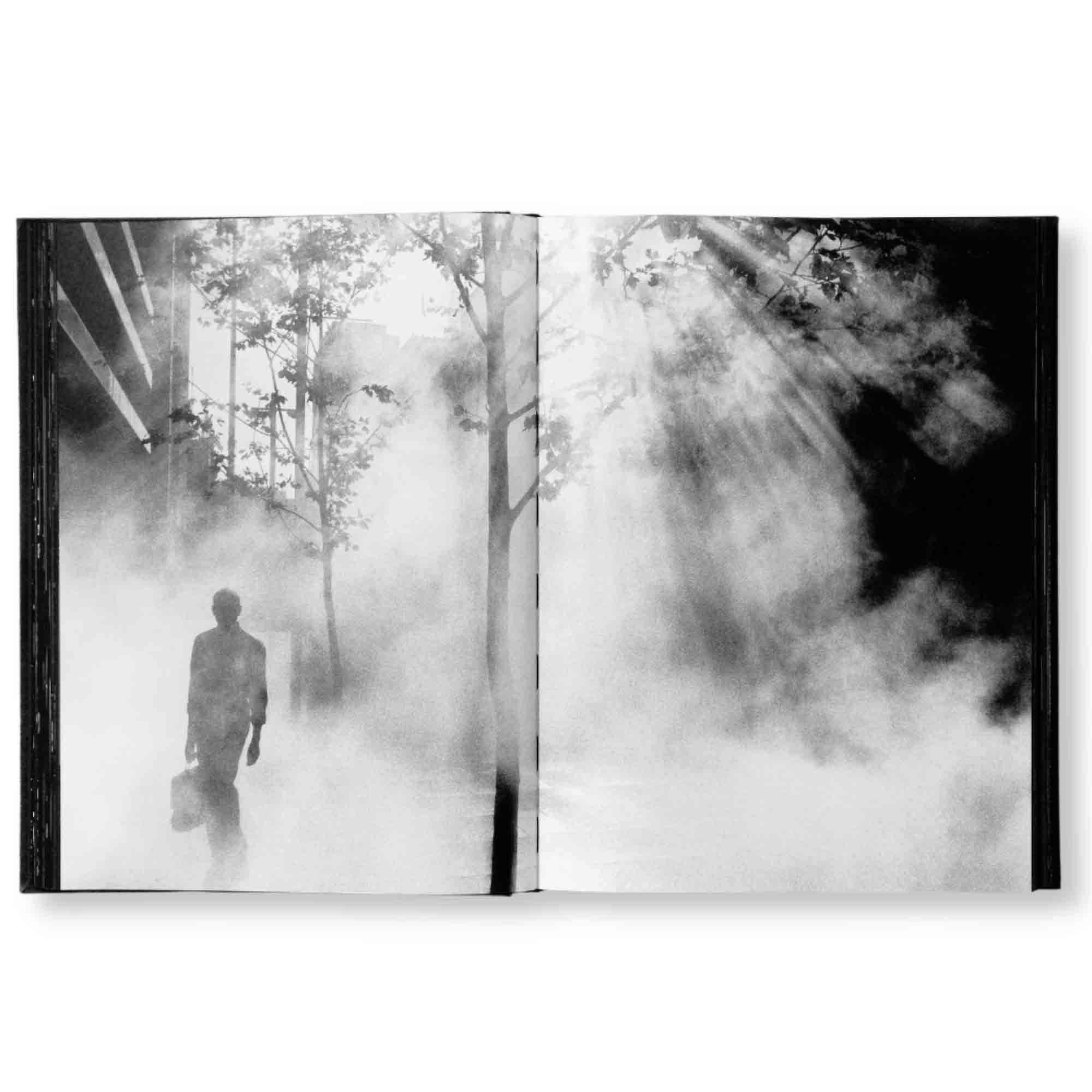 Monument di Trent Parke pubblicato da StanleyBarker