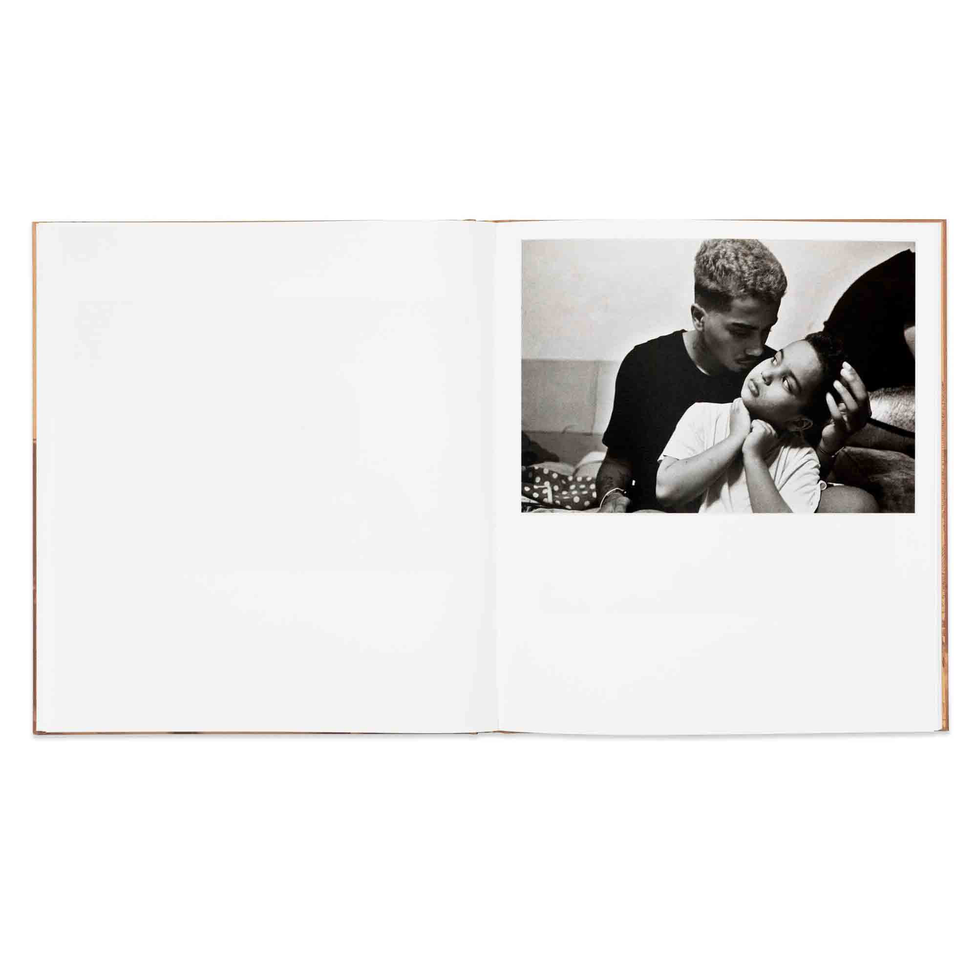 Silence is a gift di Ciro Battiloro pubblicato da Chose Commune